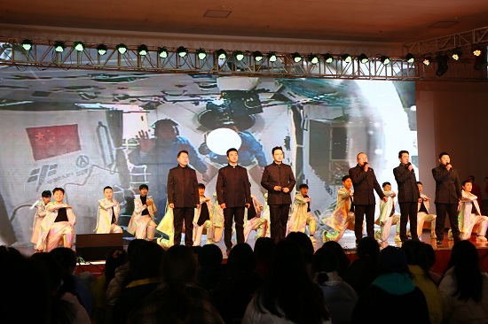 003歌曲聯(lián)唱《母親是中國》X.jpg 003歌曲聯(lián)唱《母親是中國》X.jpg